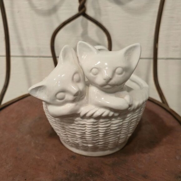 Vintage Ceramic Kittens Planter in a Basket vase Cat lovers gift storage kitty - Picture 1 of 9